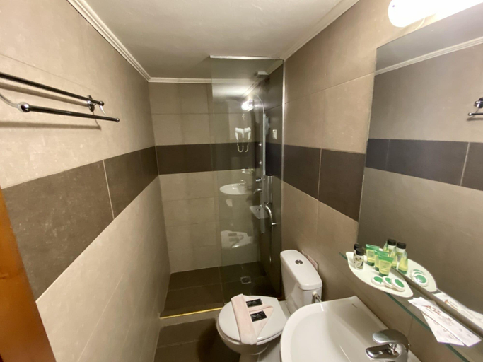 Bathroom 4, Doge Traditional, Crete