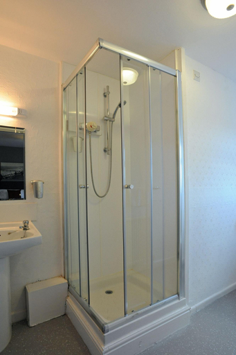 Bathroom 3, Spyglass and Kettle, Bournemouth