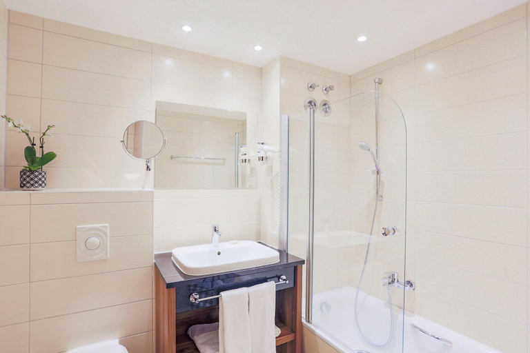Bathroom 4, Golf- und Wellnesshotel Balmer See, Vorpommern-Greifswald
