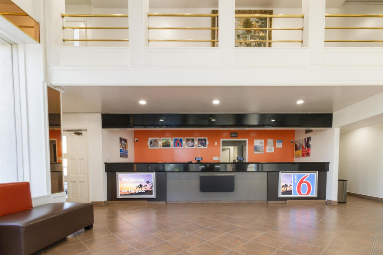 Public Area 3, Motel 6 Claremont, CA, Los Angeles