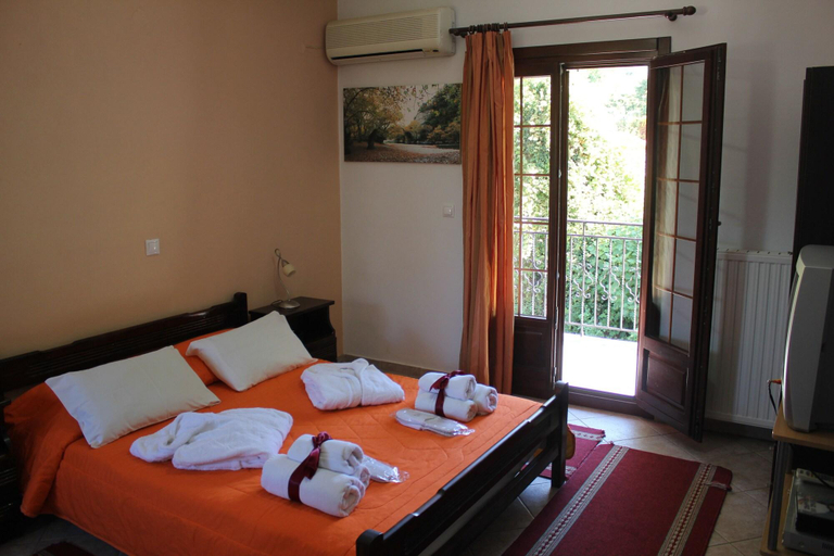 Bedroom 2, Artemis, Epirus