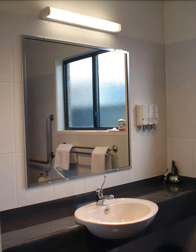 Bathroom 5, Oakey Motor Inn, Jondaryan - Pt B