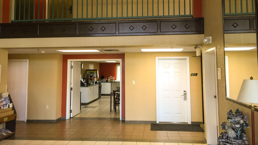 Public Area 2, Baymont by Wyndham Philadelphia/Choctaw MS, Neshoba