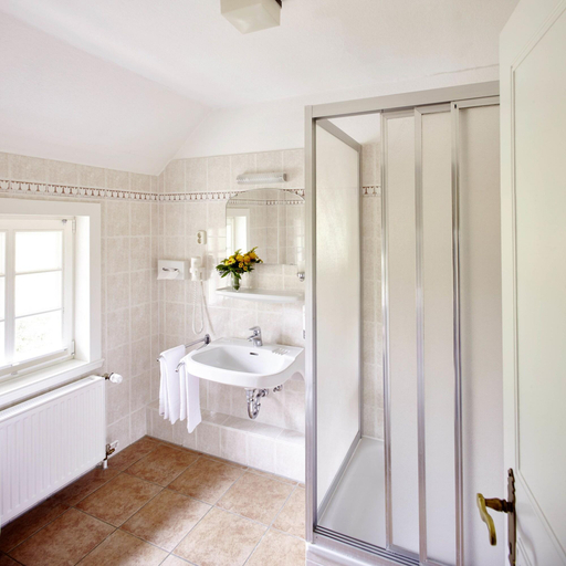 Bathroom 4, Hof Tütsberg, Heidekreis