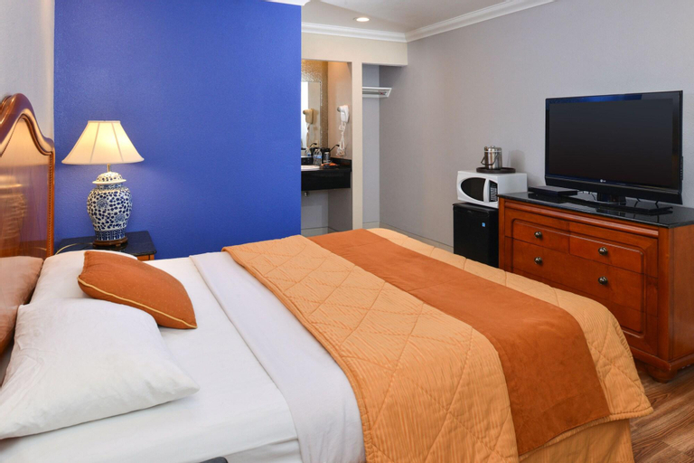 Bedroom 12