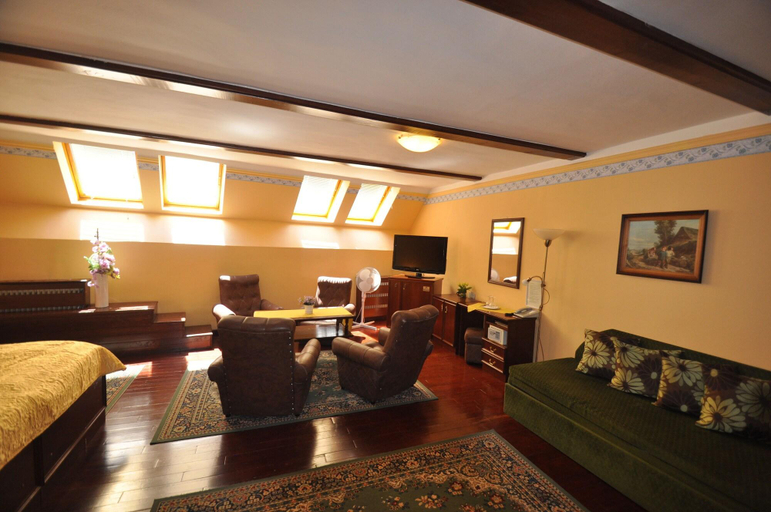 Public Area 2, GARNI - Barbakan Hotel, Levoca