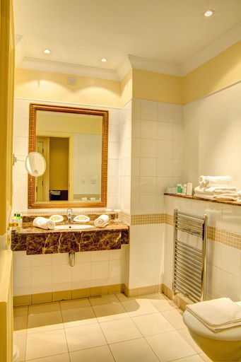 Bathroom 5, The Keadeen Hotel