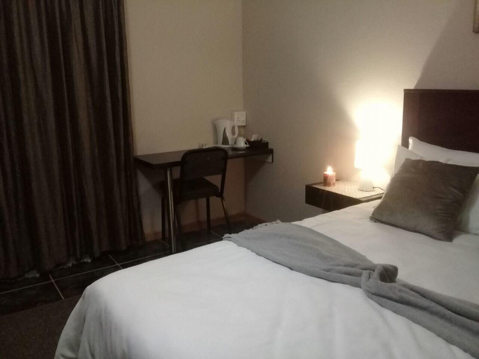 Bedroom 3, Gracehouse B&B, Chris Hani