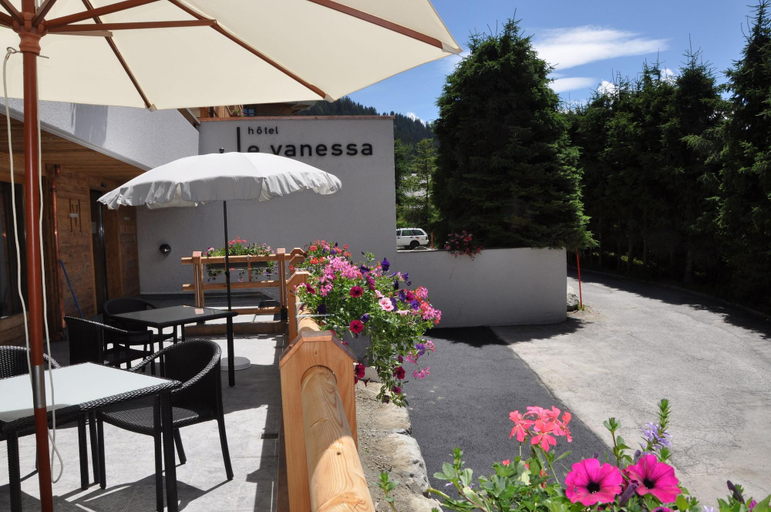 Others 4, Hotel Vanessa, Entremont