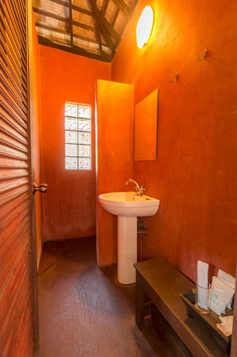 Bathroom 4, Baanpong Lodge, San Kamphaeng