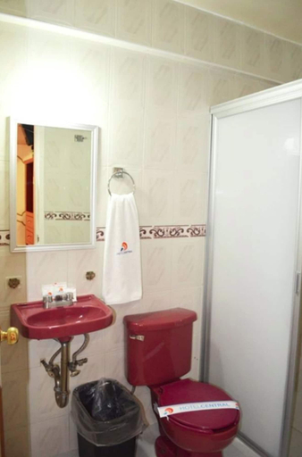 Bathroom 4, Hotel Central, San Pedro Cholula