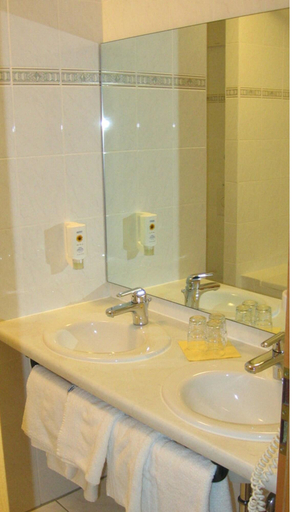Bathroom 5, AKZENT Parkhotel Trebbin, Teltow-Fläming
