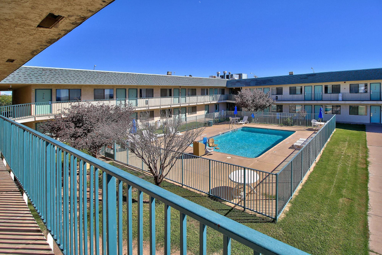 Others 5, Motel 6 Douglas, Cochise