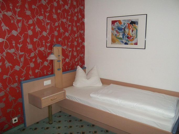 Bedroom 3, Behringers, Forchheim