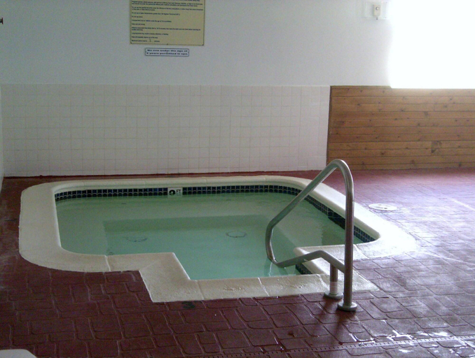 Others 5, Capri Inn and Suites of Beatrice, Gage