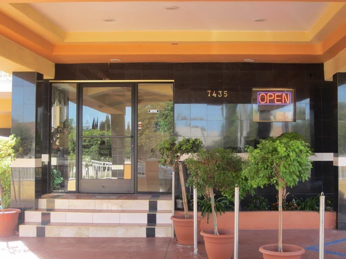 Public Area 3, Starlight Inn Canoga Park, Los Angeles