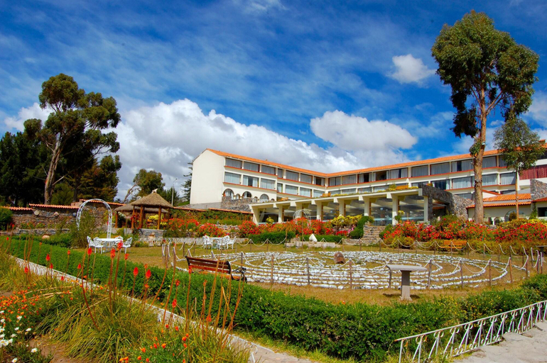 Exterior & Views