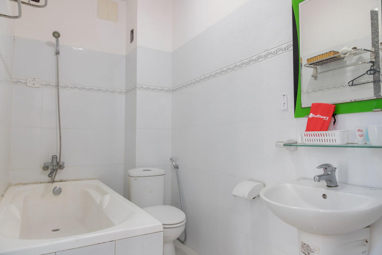 Bathroom 5, Ken Hotel, Da Nang