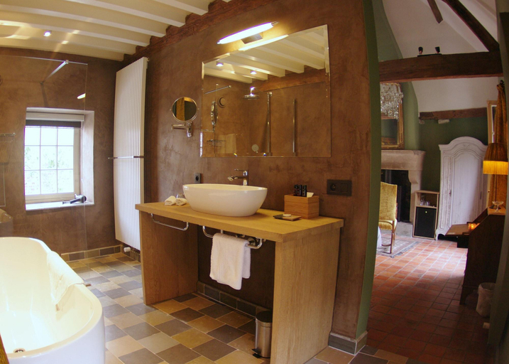 Bathroom 5, B&B Canal Deluxe, West-Vlaanderen