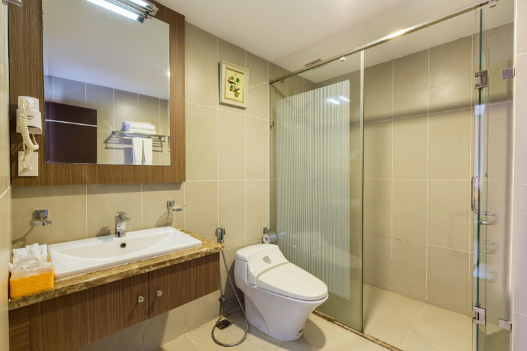 Bathroom 4, HANZ Premium Mismo Hotel, Gò Vấp