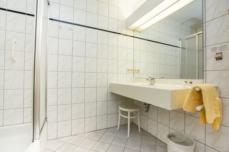 Bathroom 4, Hotel Garni Gunther, Rhein-Hunsrück-Kreis