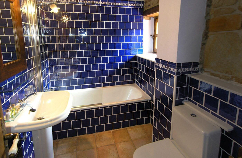 Bathroom, La Casa De Las Arcas, Cantabria