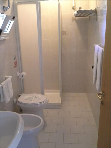 Bathroom 4, Vela Velo, Foggia