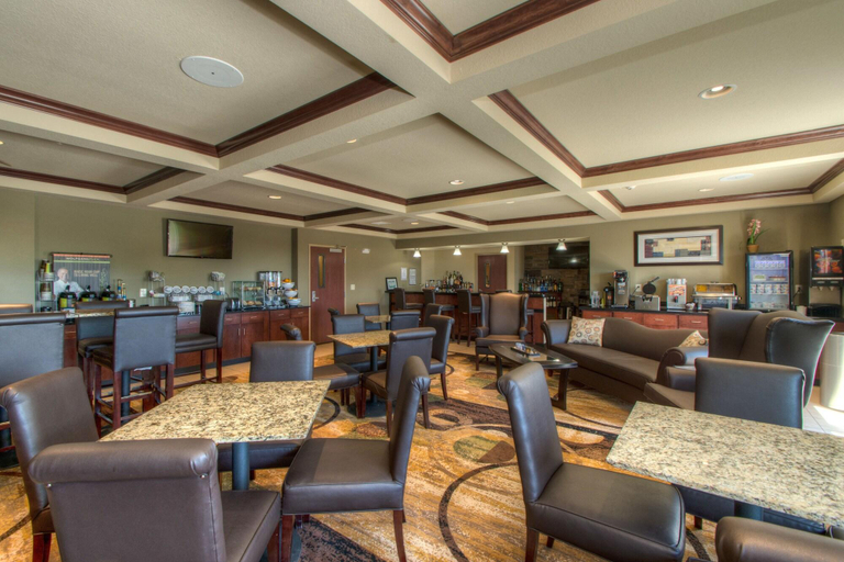 Public Area 2, Cobblestone Inn & Suites - Holyoke, Phillips