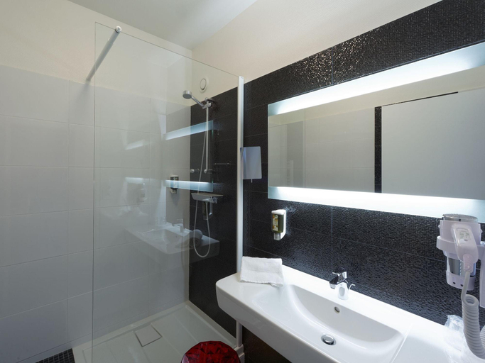 Bathroom 4, Hôtel La Résidence, Finistère