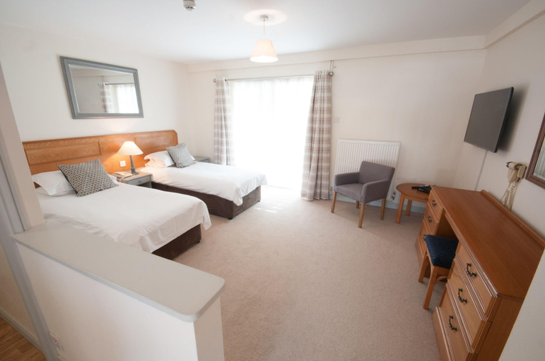 Bedroom 3, Cottesmore Golf   Country Club, West Sussex