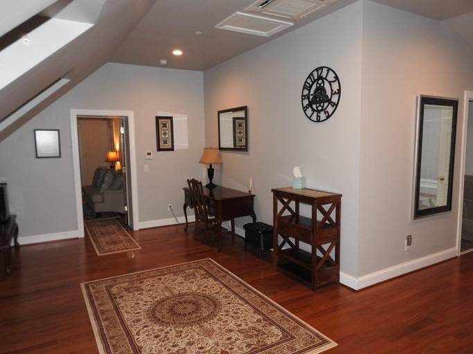 Public Area 2, Magnolia Manor B&B Inn, Williamsburg