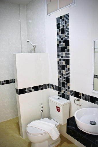 Bathroom 5, Budchui Guesthouse, Ko Phangan