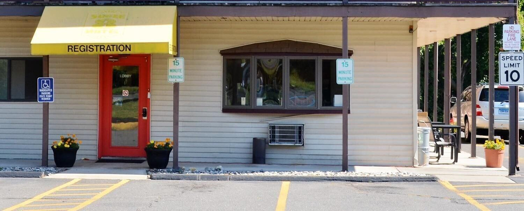 Exterior & Views 4, Enfield Inn, Hartford