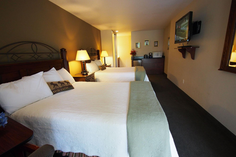 Bedroom 3, Redwood Motel, Josephine
