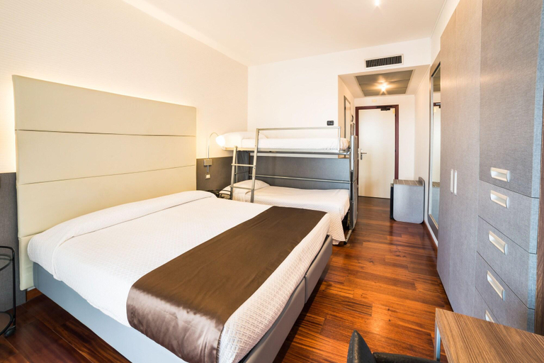 Bedroom 4, Waldorf Palace, Rimini