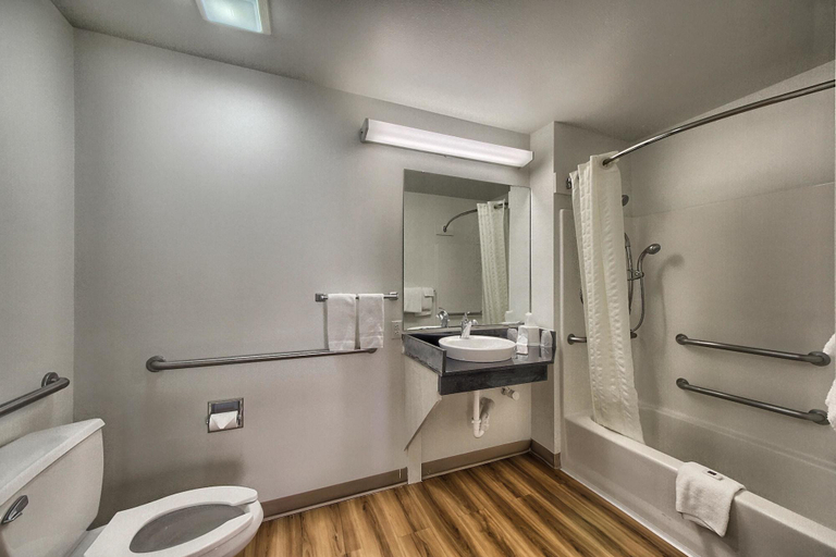 Bathroom 4, Motel 6 Kerrville, Kerr
