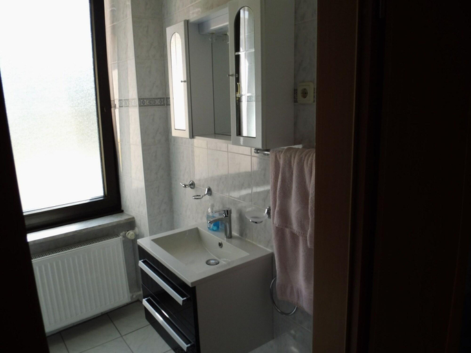 Bathroom 4, Hotel Restaurant Zum Valwiger Herrenberg, Cochem-Zell