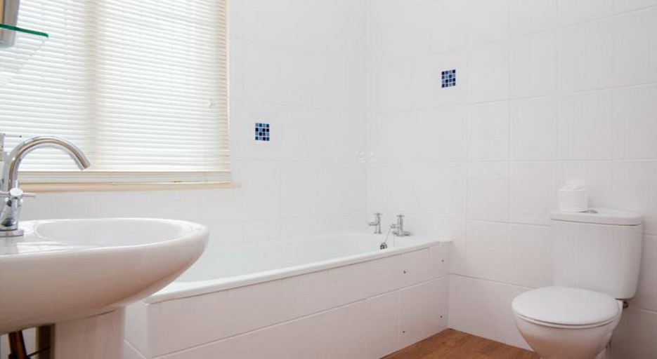 Bathroom 4, Hunters Inn, Devon