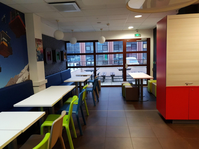 Public Area 2, ibis budget Grenoble Sud Seyssins, Isère