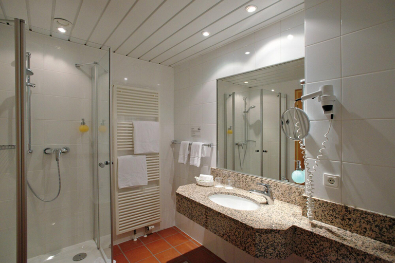 Bathroom 5, GolfResort Semlin, Havelland