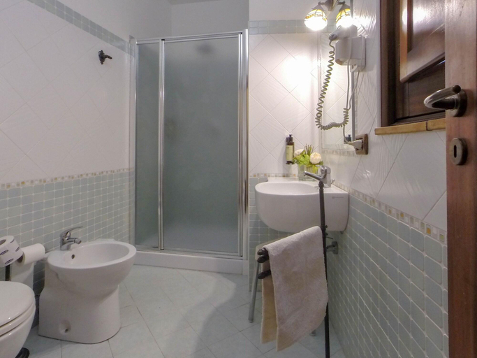 Bathroom 4, B&B Donnacciccina, Vibo Valentia