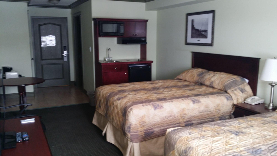 Bedroom 3, Big Lake Inn, Division No. 17