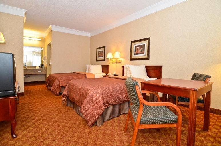 Bedroom 4, Hawkinsville Inn & Suites, Pulaski