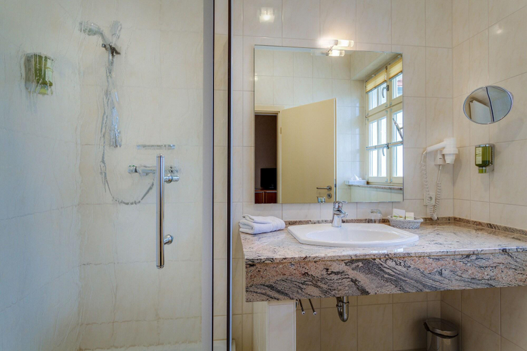 Bathroom 4, SeeHotel Großräschen, Oberspreewald-Lausitz