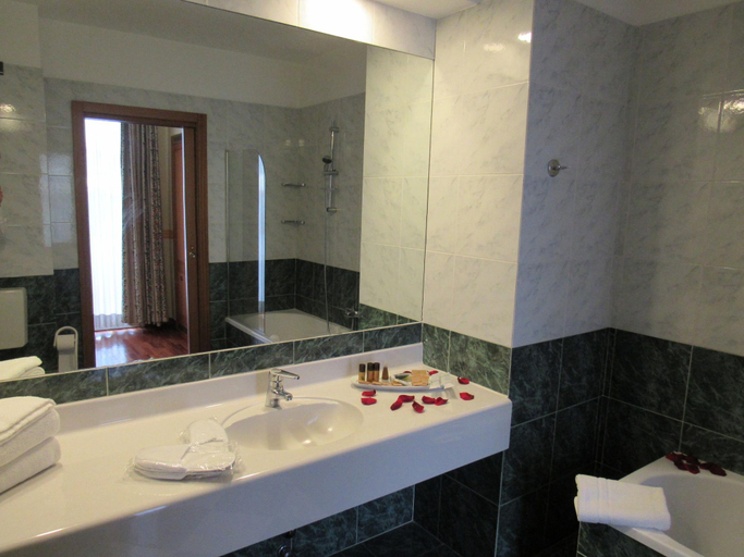 Bathroom 4, Green Hotel, Torino