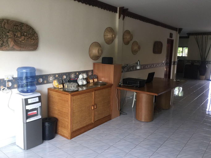 Public Area, Lyndale Lodge, K. Sam Roi Yot