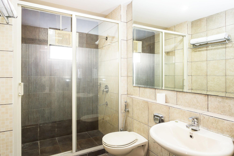 Bathroom 4, Treebo Fort Club, Hyderabad