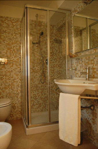 Bathroom 5, Hotel Agathae, Catania