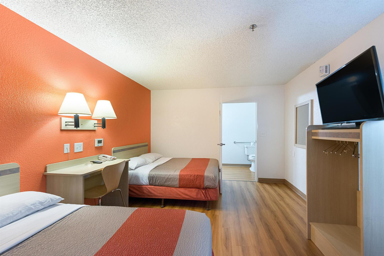 Bedroom 3, Motel 6 Reno Airport Sparks, Washoe