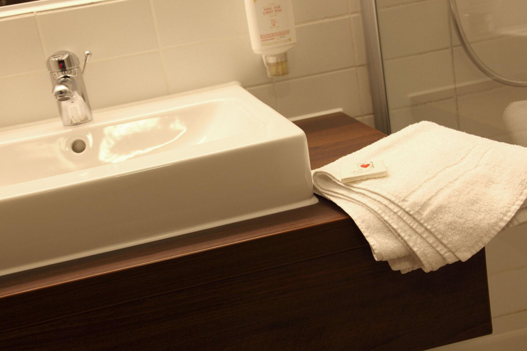 Bathroom 4, Lobinger Parkhotel, Heidenheim